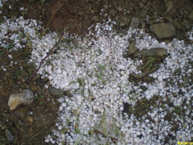 Απίστευτο: Χαλάζι σε μέγεθος φουντουκιού έπληξε Κοζάνη και Καστοριά [εικόνες & βίντεο] | iefimerida.gr 7