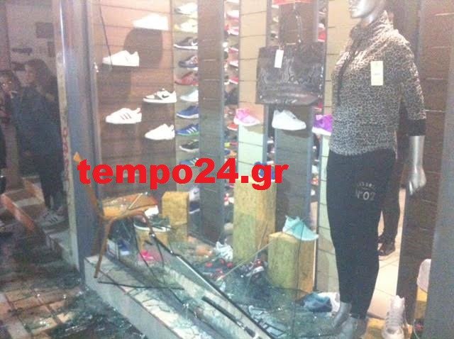 Επεισόδια στα Εξάρχεια: Πετροπόλεμος και μολότοφ μεταξύ αντιεξουσιαστών και ΜΑΤ [εικόνες&βίντεο] | iefimerida.gr 6