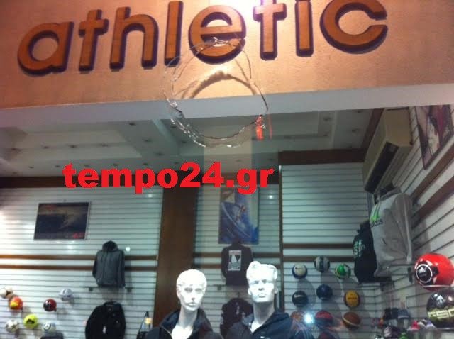 Επεισόδια στα Εξάρχεια: Πετροπόλεμος και μολότοφ μεταξύ αντιεξουσιαστών και ΜΑΤ [εικόνες&βίντεο] | iefimerida.gr 7