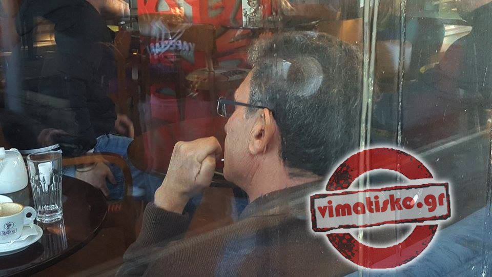 «Μπλόκο» πολιτών σε βουλευτή του ΣΥΡΙΖΑ στην Κω -Τον «εγκλώβισαν» σε καφετέρια [εικόνες & βίντεο] | iefimerida.gr 1