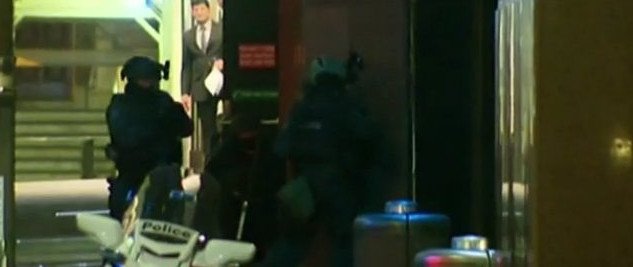 Αιματηρό τέλος στο θρίλερ του Σίδνεϊ: Νεκρός ο δράστης και δύο όμηροι [εικόνες & βίντεο] | iefimerida.gr 9