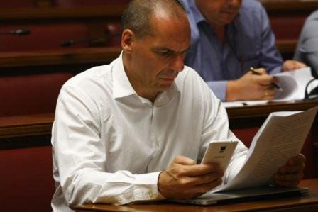 Καρέ-καρέ η συνεδρίαση της ΚΟ του ΣΥΡΙΖΑ -Τα χειροκροτήματα, η βλοσυρή Ζωή, ο Βαρουφάκης αλλού [εικόνες] | iefimerida.gr 0