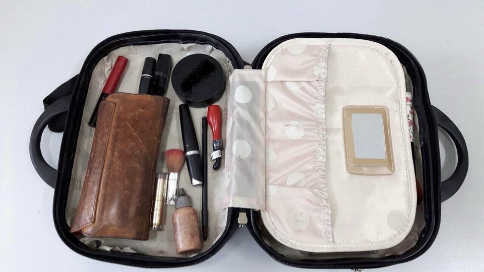 23χρονη από τη Βενεζουέλα έκρυβε κοκαΐνη στα καλλυντικά της [εικόνες] | iefimerida.gr 2