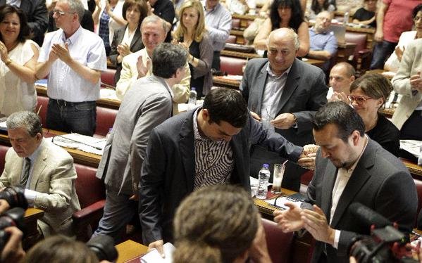 Καρέ-καρέ η συνεδρίαση της ΚΟ του ΣΥΡΙΖΑ -Τα χειροκροτήματα, η βλοσυρή Ζωή, ο Βαρουφάκης αλλού [εικόνες] | iefimerida.gr 5