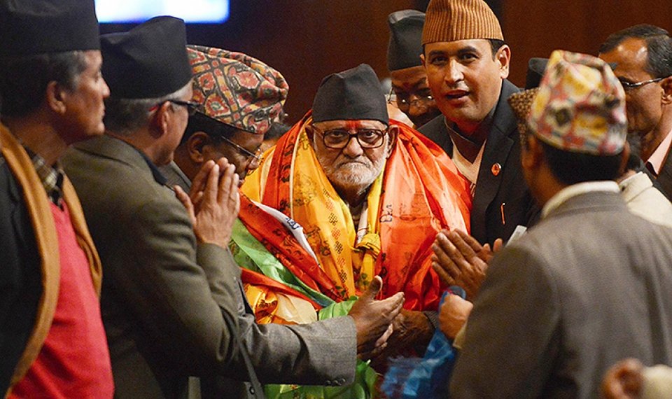 Κι όμως, υπάρχουν φτωχοί πολιτικοί: Νούμερο ένα στη λίστα ο πρόεδρος του Νεπάλ με περιουσία μόλις δύο κινητά [εικόνες] | iefimerida.gr 3