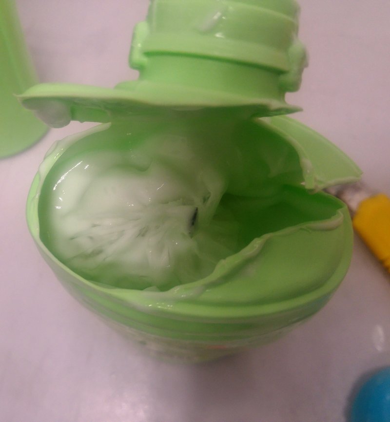 Είχε κρύψει κοκαΐνη σε σαμπουάν -Την συνέλαβαν στο «Ελ. Βενιζέλος» [εικόνες] | iefimerida.gr 1