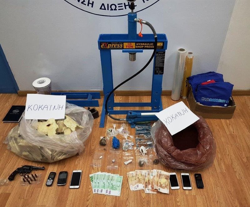 Μέσα σε μηχάνημα έστειλαν από την Κολομβία στον Τύρναβο κοκαΐνη αξίας 500.000 ευρώ! | iefimerida.gr 4
