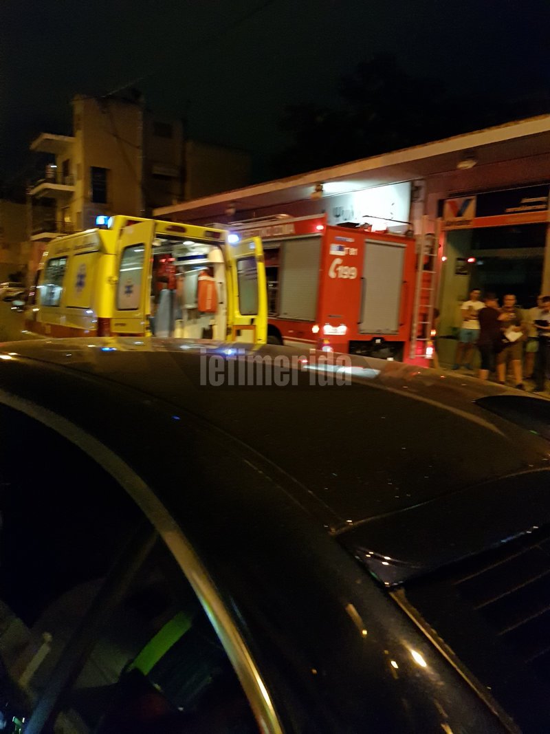 Σφοδρή σύγκρουση ΙΧ στην Θηβών -Ντελαπάρισε αυτοκίνητο, απεγκλωβίστηκε γυναίκα [αποκλειστικές εικόνες] | iefimerida.gr 2