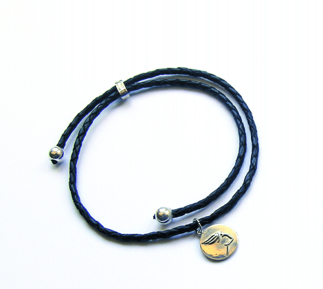 Η Σοφία Κοκοσαλάκη σχεδιάζει κοσμήματα για καλό σκοπό -Τα απίστευτα βραχιόλια της που πωλούντα στα ΕΛΤΑ [εικόνες] | iefimerida.gr 0