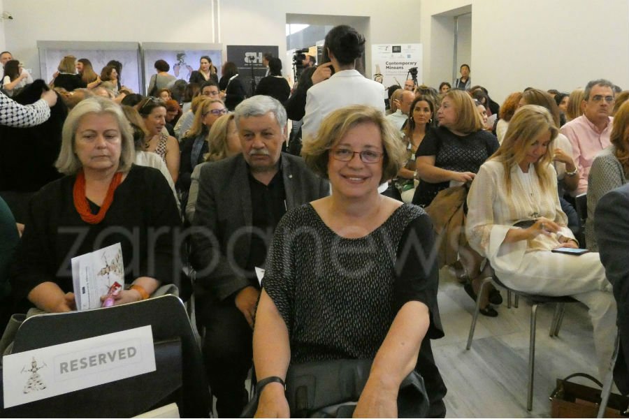 Η Μαρέβα Μητσοτάκη στα λευκά, σε εκδήλωση για την Σοφία Κοκοσαλάκη [εικόνες] | iefimerida.gr 2