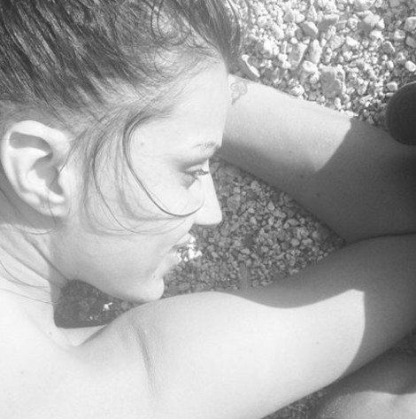 Η φωτογραφία της Κολέτσα που τρέλανε το Instagram - Χαλαρώνοντας σε παραλία... [εικόνα] | iefimerida.gr 0