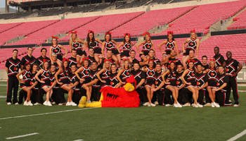 Τα 10 κολέγια με τις ομορφότερες τσιρλίντερς στις Η.Π.Α. [εικόνες] | iefimerida.gr 3