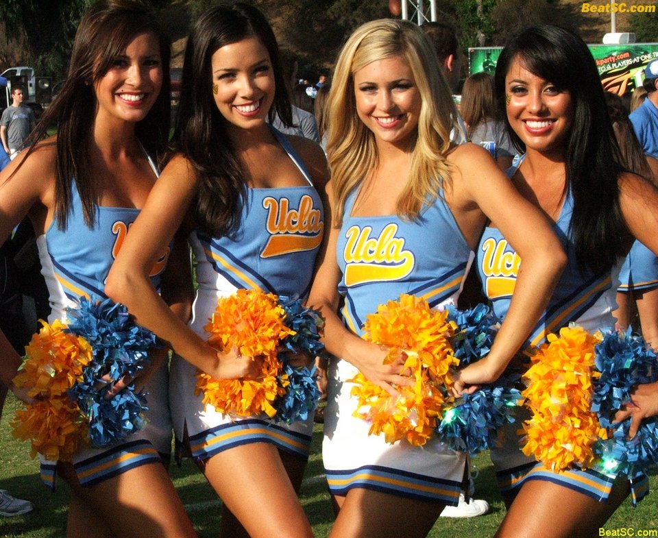 Τα 10 κολέγια με τις ομορφότερες τσιρλίντερς στις Η.Π.Α. [εικόνες] | iefimerida.gr 0