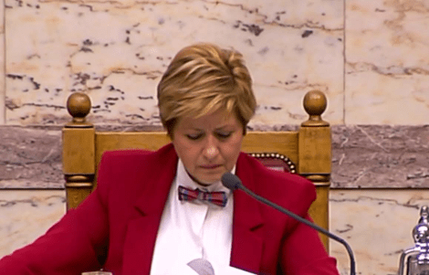  Η Μαρία Κόλλια Τσαρουχά, όπως δεν την έχετε δει ξανά ντυμένη -Νέο ενδυματολογικό «χτύπημα» στη Βουλή [εικόνες] | iefimerida.gr 1