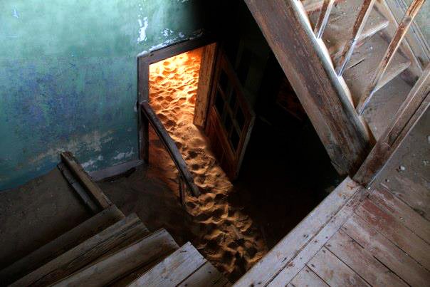 Kolmanskop, μια πόλη φάντασμα -Την «κατάπιαν» οι αμμοθύελλες [εικόνες] | iefimerida.gr 23