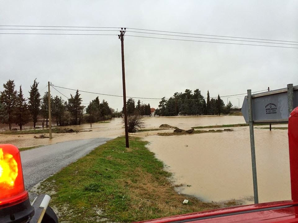 «Βουλιάζει» ο νομός Σερρών -Ανοιξε η γη και κατάπιε τάφο στον Εβρο [εικόνες] | iefimerida.gr 7