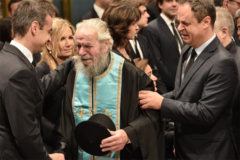 Κωνσταντίνος Μητσοτάκης: Λαϊκό προσκύνημα στη Μητρόπολη [εικόνες & βίντεο] | iefimerida.gr 8