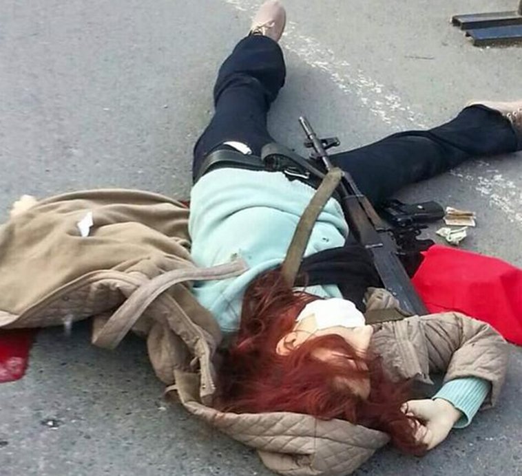 Συναγερμός ξανά στην Κωνσταντινούπολη: Επίθεση ενόπλων στο αρχηγείο της αστυνομίας, νεκρή μία από τους δράστες [εικόνες & βίντεο] | iefimerida.gr 0