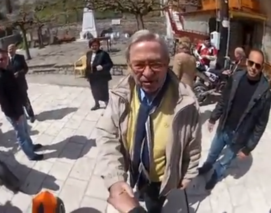 Οι ανέμελες νύχτες και μέρες του τέως βασιλιά και του γιου του Νικόλαου – Από το Γκάζι ως το Κολωνάκι και τα Ζαγοροχώρια [εικόνες] | iefimerida.gr 1