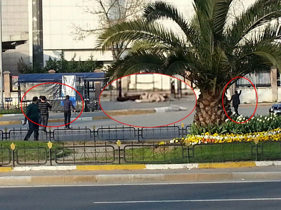 Συναγερμός ξανά στην Κωνσταντινούπολη: Επίθεση ενόπλων στο αρχηγείο της αστυνομίας, νεκρή μία από τους δράστες [εικόνες & βίντεο] | iefimerida.gr 2