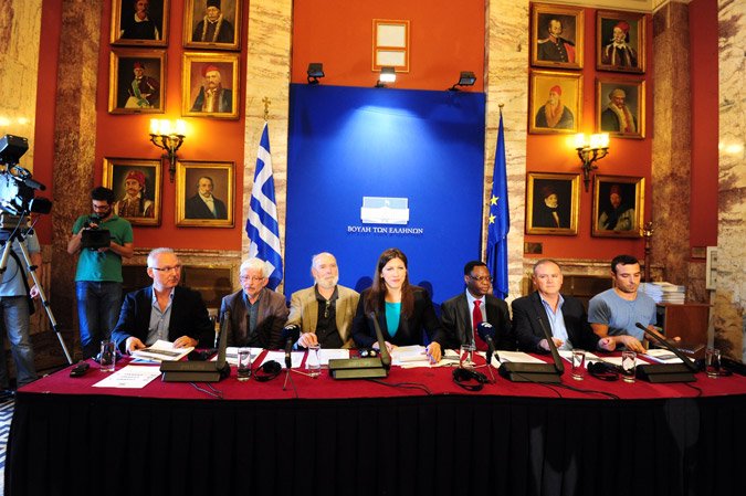 Η Ζωή έκανε βιβλίο για το 3ο μνημόνιο του Τσίπρα [εικόνες] | iefimerida.gr 1