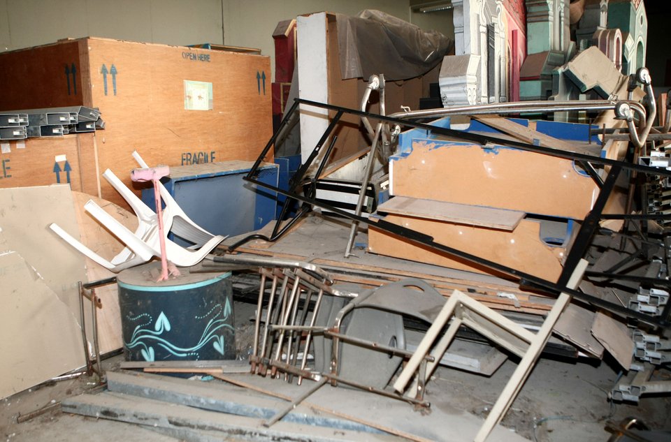 Επίσκεψη Κοντονή στο Ολυμπιακό Κέντρο Ανω Λιοσίων - Είδε από κοντά τις παρατημένες αποθήκες [εικόνες] | iefimerida.gr 0