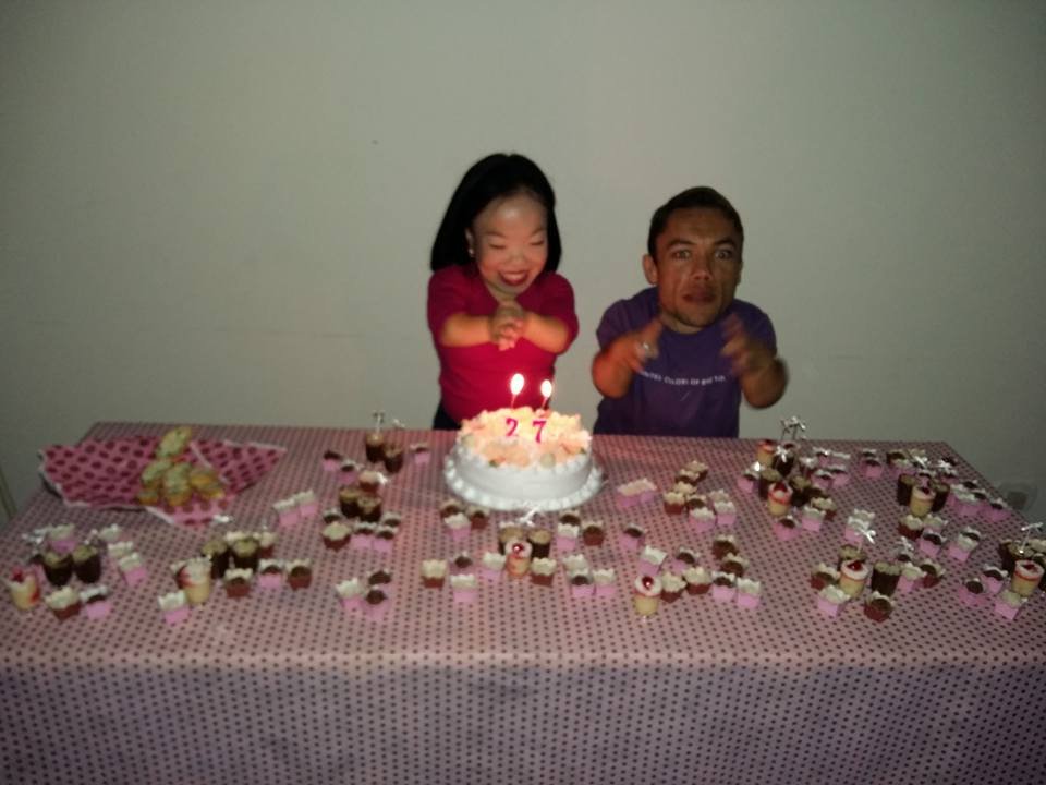 Το πιο κοντό ζευγάρι στον κόσμο -30άρηδες με ύψος κάτω του 1 μέτρου [εικόνες] | iefimerida.gr 0