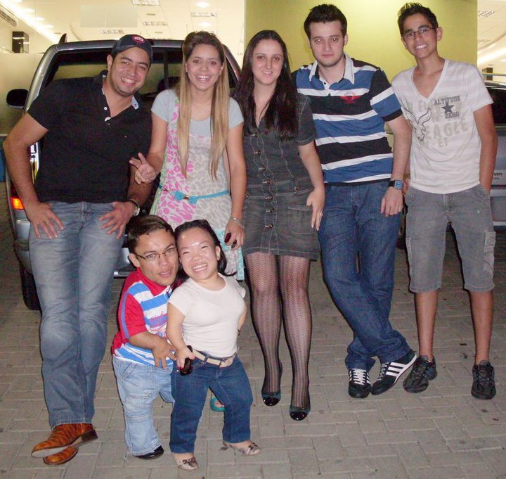 Το πιο κοντό ζευγάρι στον κόσμο -30άρηδες με ύψος κάτω του 1 μέτρου [εικόνες] | iefimerida.gr 11