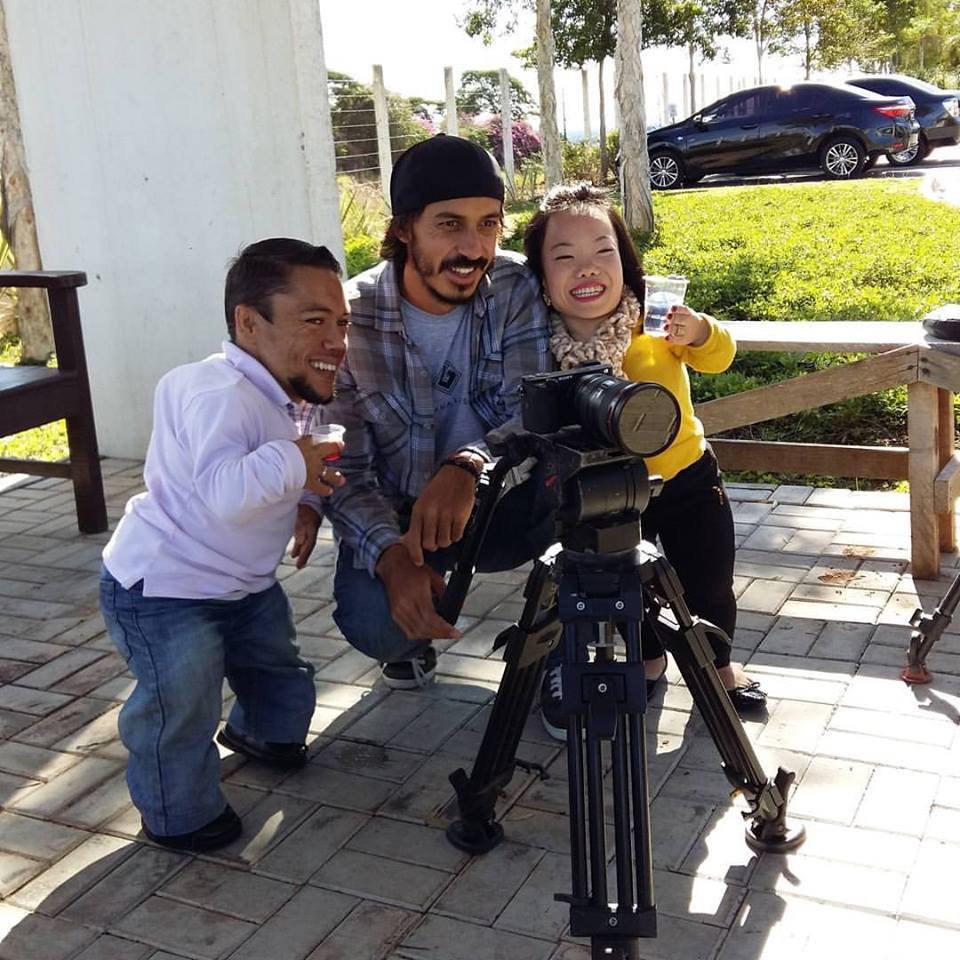 Το πιο κοντό ζευγάρι στον κόσμο -30άρηδες με ύψος κάτω του 1 μέτρου [εικόνες] | iefimerida.gr 1