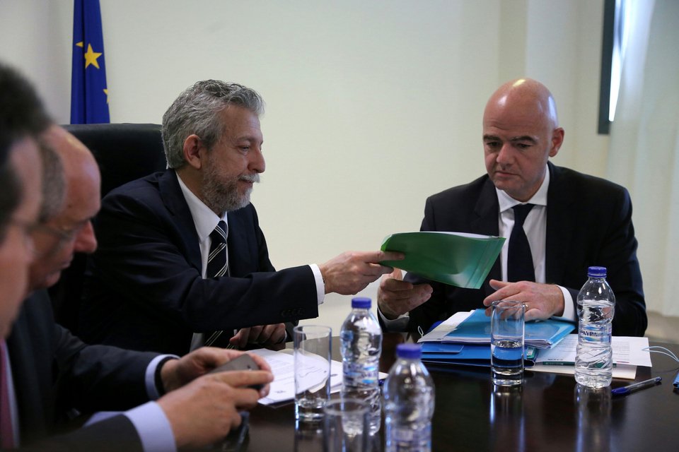 Πήρε «προαγωγή» ο νέος πρόεδρος της FIFA – Οι διαπραγματεύσεις για το ποδοσφαιρικό Grexit και το ποιος είναι ο Ινφαντίνο | iefimerida.gr 0