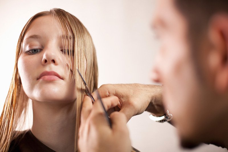 Προστατεύστε τα μαλλιά σας τον χειμώνα - 7 τιπς για να μείνουν υγιή και λαμπερά [εικόνες] | iefimerida.gr 2