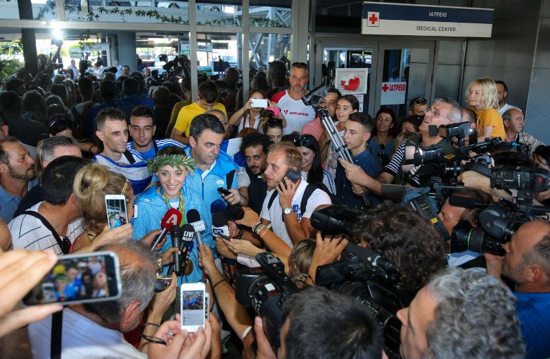 Θερμή υποδοχή της Κοράκακη στη Θεσσαλονίκη [εικόνες] | iefimerida.gr 2