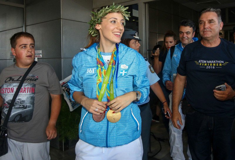 Θερμή υποδοχή της Κοράκακη στη Θεσσαλονίκη [εικόνες] | iefimerida.gr 1