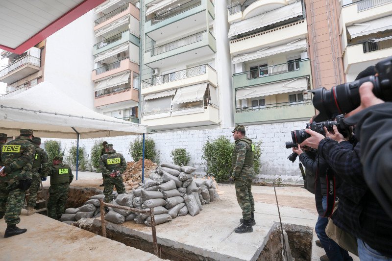 Επιτυχής η εξουδετέρωση της βόμβας στο Κορδελιό -Καρέ καρέ η επιχείρηση [εικόνες & βίντεο] | iefimerida.gr 22
