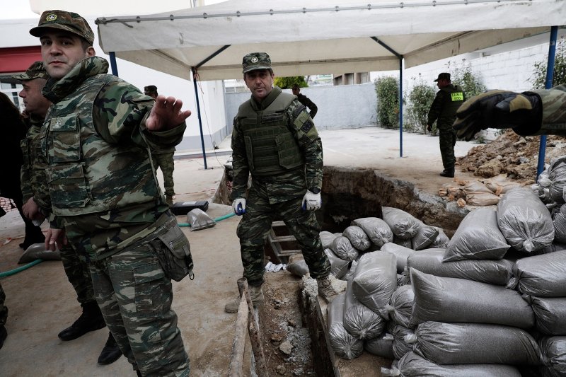Επιτυχής η εξουδετέρωση της βόμβας στο Κορδελιό -Καρέ καρέ η επιχείρηση [εικόνες & βίντεο] | iefimerida.gr 17