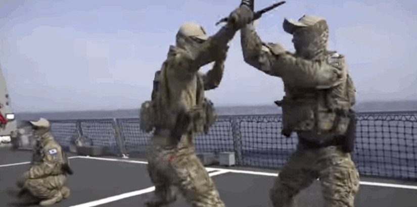 «Ακονίζουν λεπίδες» -Η απίστευτη εκπαίδευση με μαχαίρια των πεζοναυτών της Νοτίου Κορέας [εικόνες] | iefimerida.gr 0