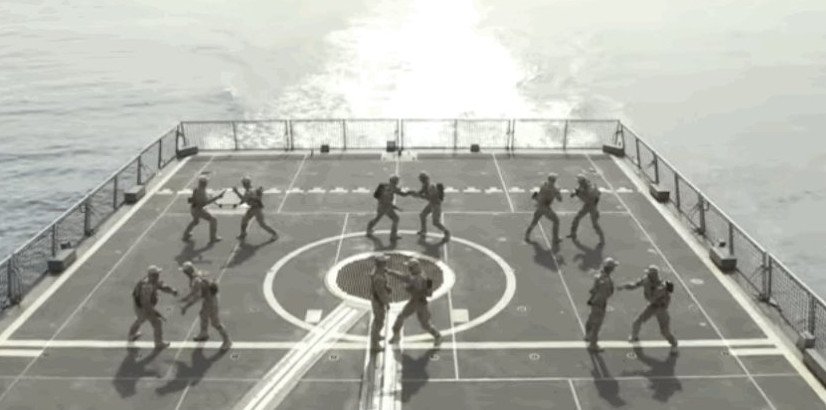 «Ακονίζουν λεπίδες» -Η απίστευτη εκπαίδευση με μαχαίρια των πεζοναυτών της Νοτίου Κορέας [εικόνες] | iefimerida.gr 1