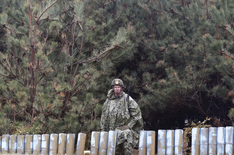 Ο Τραμπ τρομάζει τους Νοτιοκορεάτες -Φοβούνται ότι θα ξεκινήσει πόλεμο με τη Β. Κορέα [εικόνες] | iefimerida.gr 1