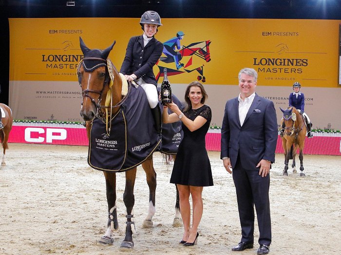 Διάσημες κόρες στην κόντρα -Τι έκαναν μαζί οι δεσποινίδες Γκέιτς, Τζομπς, Σπίλμπεργκ και Μπλούμπεργκ [εικόνες] | iefimerida.gr 6