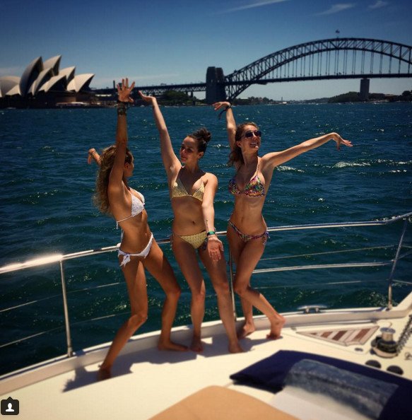 Μόνο με το κάτω μέρος του μπικίνι της -Η κόρη της Στεφανί του Μονακό βάζει «φωτιές» [εικόνες] | iefimerida.gr 4