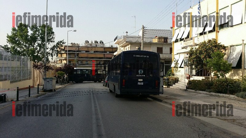 Αστακός ο Κορυδαλλός για τη δίκη της ΧΑ -Τραγικές φιγούρες οι γονείς του Παύλου Φύσσα [εικόνες] | iefimerida.gr 3