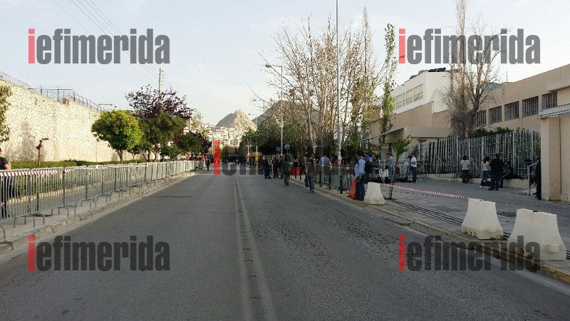 Αστακός ο Κορυδαλλός για τη δίκη της ΧΑ -Τραγικές φιγούρες οι γονείς του Παύλου Φύσσα [εικόνες] | iefimerida.gr 5