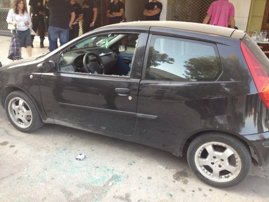 Αγρια επεισόδια στα γραφεία της Χρυσής Αυγής στην Κόρινθο- Στο νοσοκομείο ένας 67χρονος [εικόνες] | iefimerida.gr 0