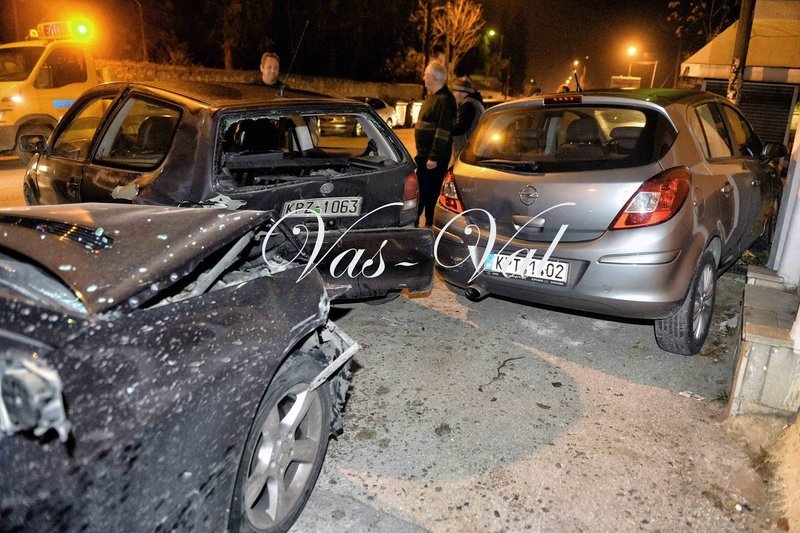 Κόρινθος: Μεθυσμένος οδηγός τράκαρε με... έξι αυτοκίνητα [εικόνες&βίντεο] | iefimerida.gr 2