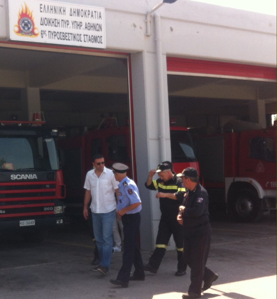 Νέες επισκέψεις του Βασίλη Κικίλια σε Πυροσβεστικούς Σταθμούς της Αττικής [εικόνες] | iefimerida.gr 0