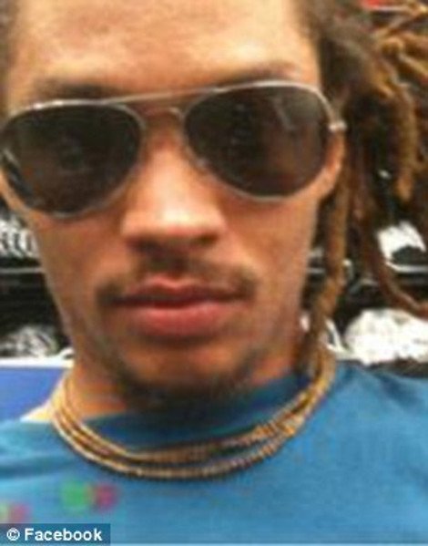 Αυτός είναι ο νέος κακοποιός που τρέλανε τις γυναίκες στο Twitter -Συναγωνίζεται τον γαλανομάτη γκάνγκστερ [εικόνες] | iefimerida.gr 1