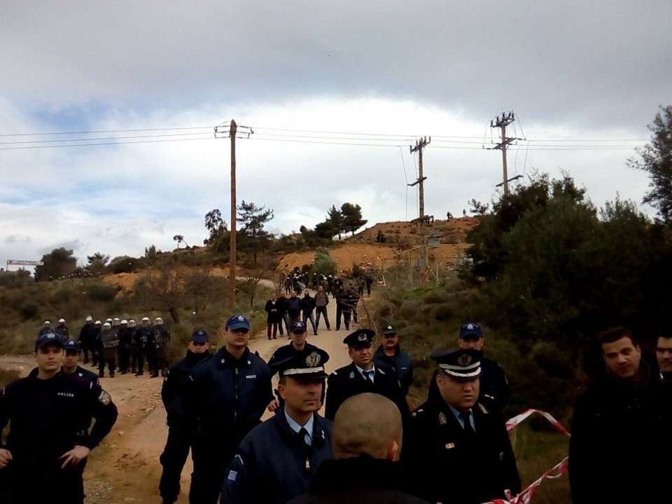 Εριξαν χημικά σε γυναίκες και παιδιά στην Κω -Επεισόδια για το hotspot [εικόνες & βίντεο] | iefimerida.gr 0