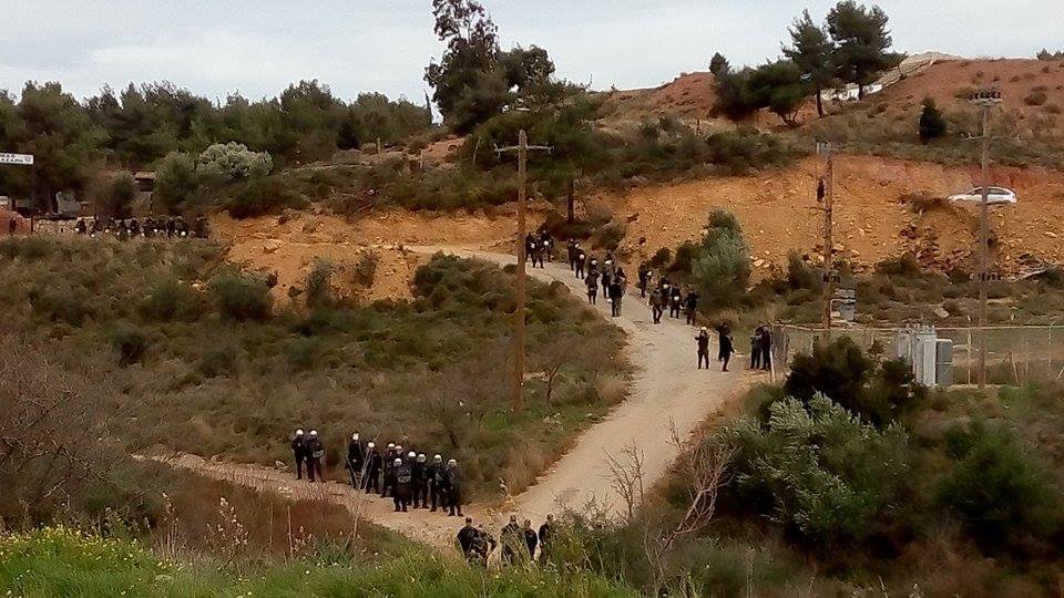 Εριξαν χημικά σε γυναίκες και παιδιά στην Κω -Επεισόδια για το hotspot [εικόνες & βίντεο] | iefimerida.gr 3