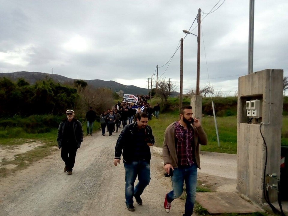 Εριξαν χημικά σε γυναίκες και παιδιά στην Κω -Επεισόδια για το hotspot [εικόνες & βίντεο] | iefimerida.gr 4