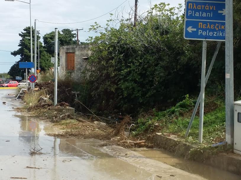 Ποτάμια οι δρόμοι της Κω από την έντονη βροχόπτωση [εικόνες] | iefimerida.gr 5
